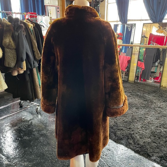 Vintage 60s Famous-Barr Co Brown Teddy Faux Fur Knee Length Coat Womens L/XL - Picture 3 of 10
